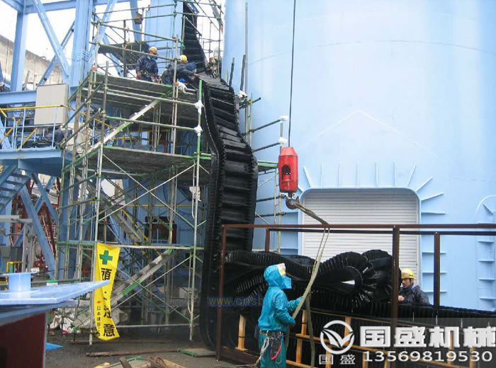 轻型大倾角皮带输送机 轻型大倾角皮带输送机